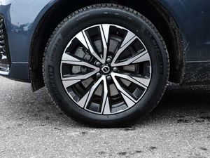 Volvo XC60 Plus Dark 2WD B4 Diesel EU6d AHK Digitales Cockpit