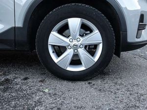 Volvo XC40 Essential 2WD Digitales Cockpit Soundsystem LED Sp