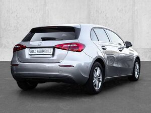Mercedes-Benz A180 El. Panodach Navi Digitales Cockpit 360 Kamera Kli