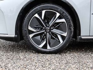 Mazda 6 EV 258PS 1AT RWD Takumi NAVI HUD SONY