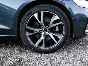 Volvo V60 Kombi Plus Dark HUD Digitales Cockpit Memory Sitze