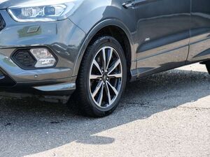 Ford Kuga ST-Line AHK-klappbar Navi Bi-Xenon El. Heckklappe