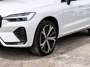 Volvo XC60 R Design 2WD HUD El. Panodach Leder Digitales Cock