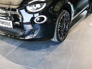 Fiat 500e Icon 42 kWh // Style-Paket // Komfort-Paket //