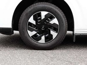 Ford  Transit Custom E Trend L1 136PS 64 kWh Laderaum Sc