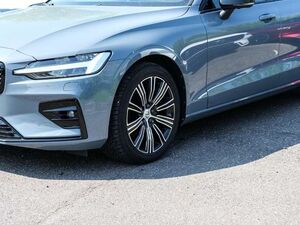 Volvo V60 Kombi Ultimate Dark B4 Diesel EU6d HUD StandHZG AH