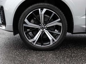 Volvo XC60 Plus Dark 2WD AHK El. Panodach Digitales Cockpit M