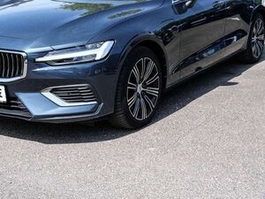 Volvo V60 Kombi Plus Bright Recharge Plug-In Hybrid AWD AHK