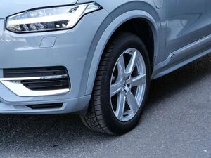 Volvo XC90 Core Recharge Plug-In Hybrid AWD 7-Sitzer StandHZG