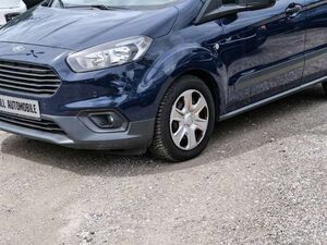 Ford Transit Courier Trend Apple CarPlay Android Auto DAB Notbremsass.