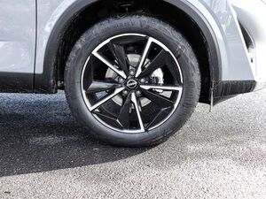 Nissan Qashqai Tekna 1.3 DIG-T MHEV 158PS Xtronic 4x2