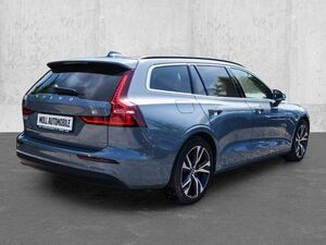 Volvo V60 Kombi Core Digitales Cockpit Soundsystem LED Kurve
