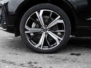 Volvo XC60 R Design Recharge Plug-In Hybrid AWD StandHZG Lede