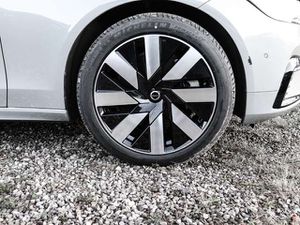 Volvo V90 Kombi Plus Dark Recharge Plug-In Hybrid AWD HUD St