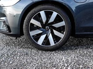 Volvo S90 Plus Dark Recharge Plug-In Hybrid AWD StandHZG El.