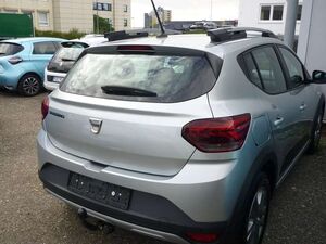 Dacia Sandero Sandero Stepway TCe 90 Comfort, Anhängerkupplung, Metallic-Lackierung, Radio, Navigationssystem, modulare Dachreling,