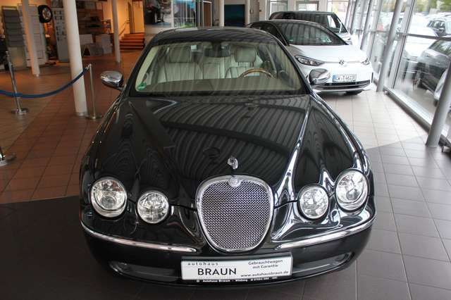 Jaguar S-Type 4.2 V8 Executive Navi,Klima,Xenon,Leder