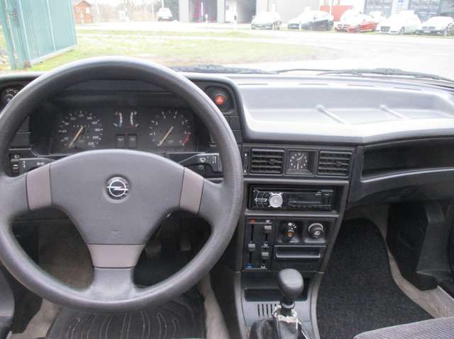 Opel Kadett E Cabrio *HU/H-Kennzeichen neu*2.Hand*Effektlack*