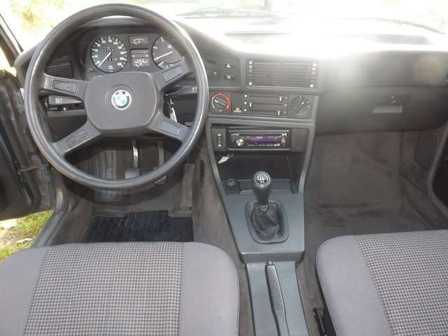 BMW 525 E-ein moderner Oldtimer!