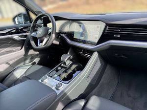VW Touareg 3.0 TSI eHybrid R 4Motion AHK KEYLESS LE