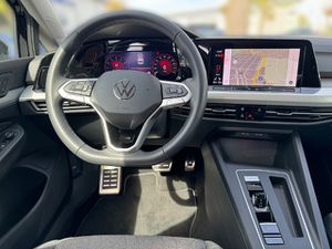 VW Golf VIII 1.0 eTSI Move DSG LED NAVI KLIMA LM