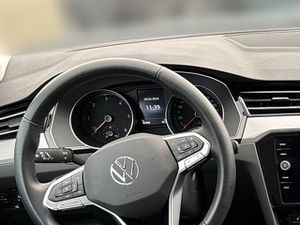 VW Passat Variant 2.0 TDI Business DSG NAVI LED KLI