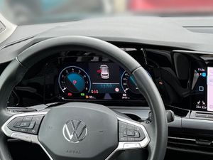 VW Golf VIII 1.0 eTSI Active DSG PANORAMA LED NAVI 