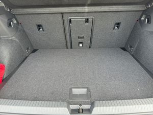 VW Golf VIII 1.5 eTSI DSG STYLE LM NAVI LED