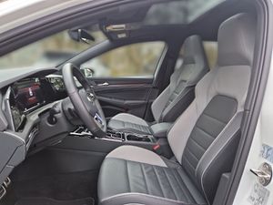 VW Golf VIII GTE 1.4 eHybrid DSG KEYLESS AHK LEDER 