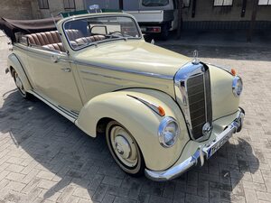 Mercedes-Benz 220 W 187