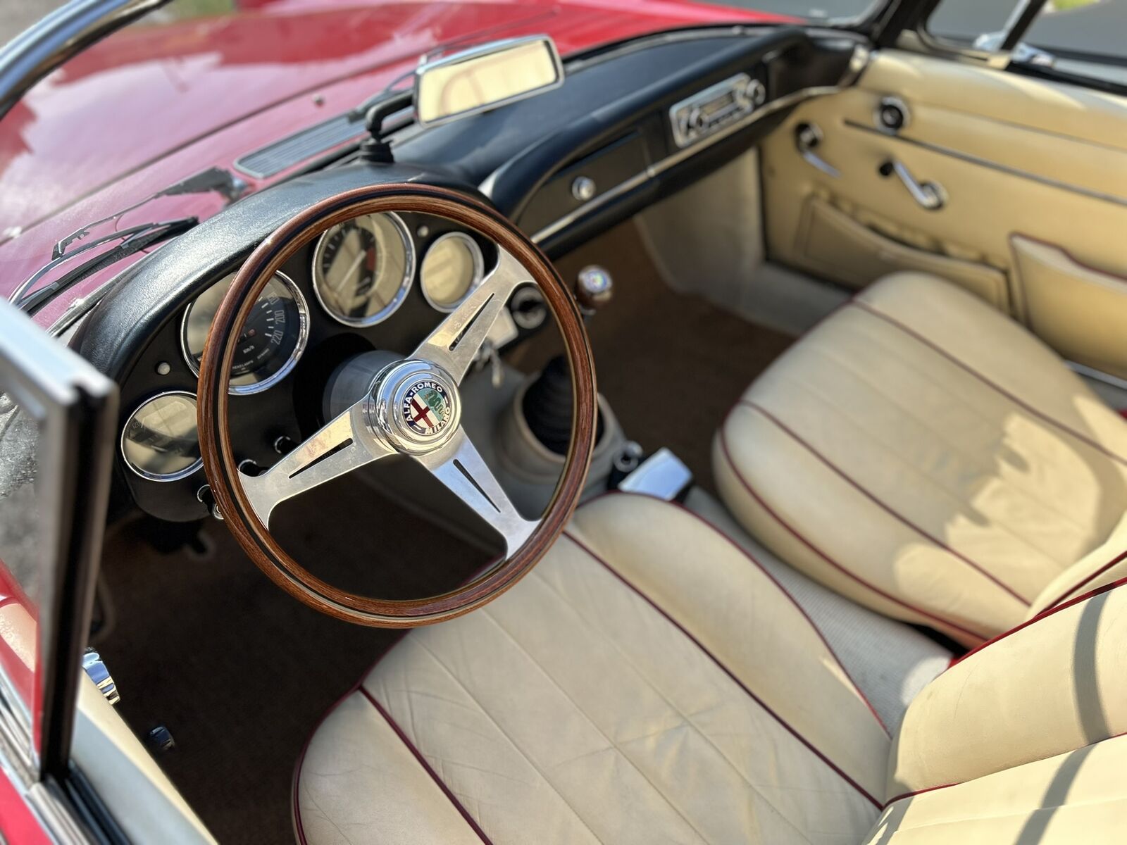Alfa Romeo 2600 Touring Spider