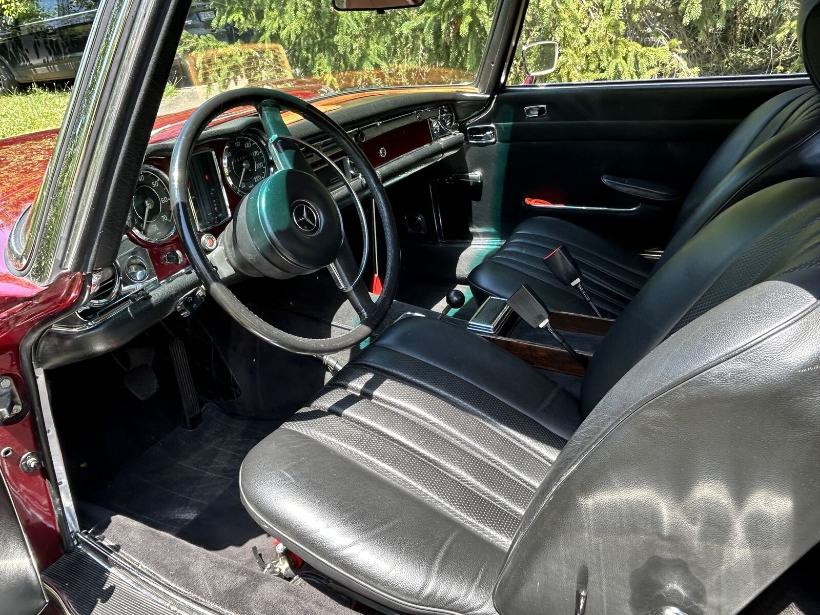 Mercedes-Benz SL 280
