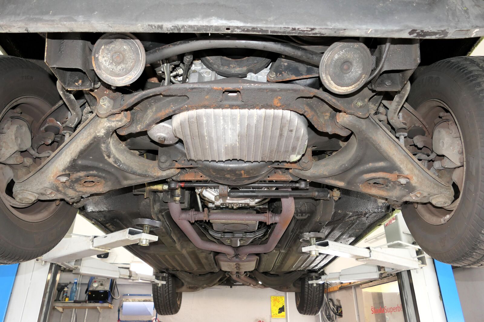 Mercedes-Benz SL 350 R 107