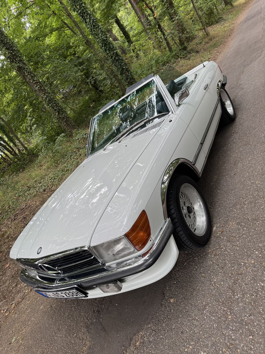 Mercedes-Benz SL 350 R107