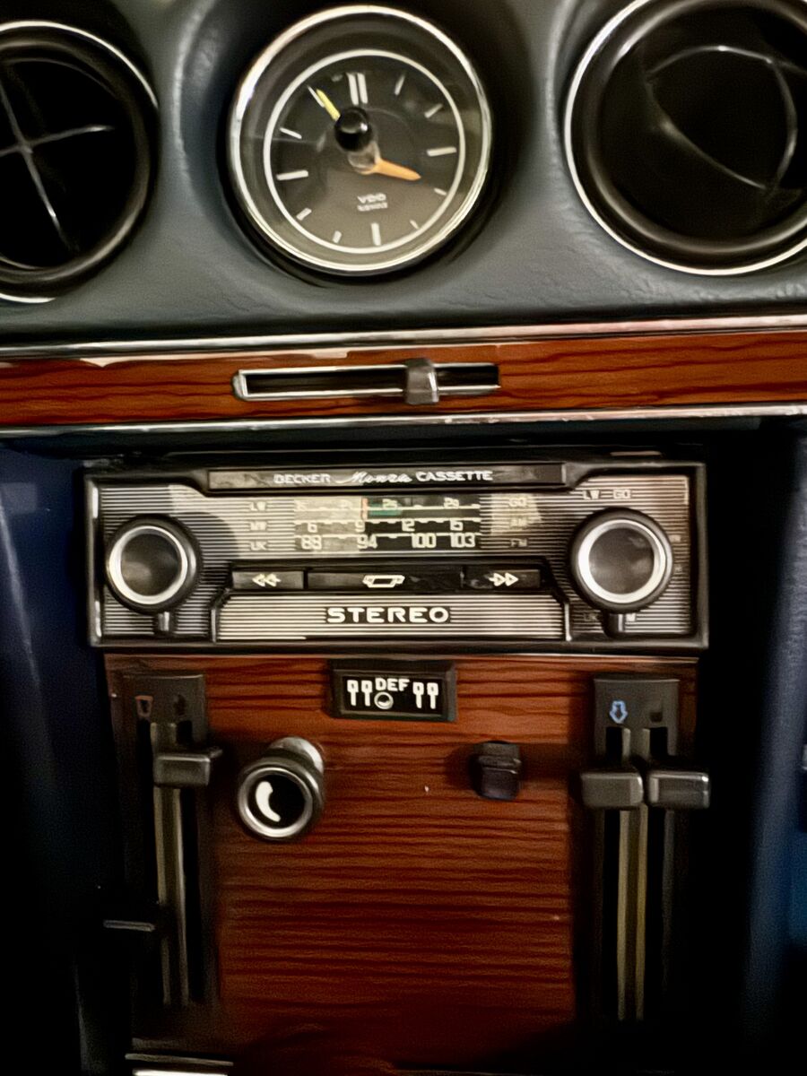 Mercedes-Benz SL 350 R107