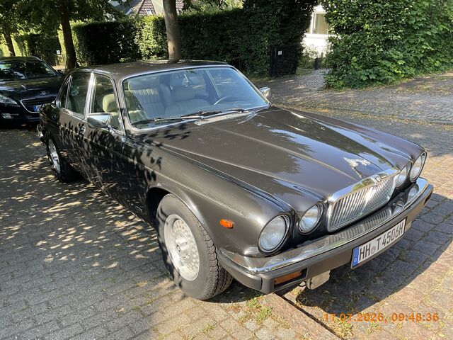 Jaguar XJ