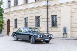 JAGUAR Daimler Serie III  Double Six