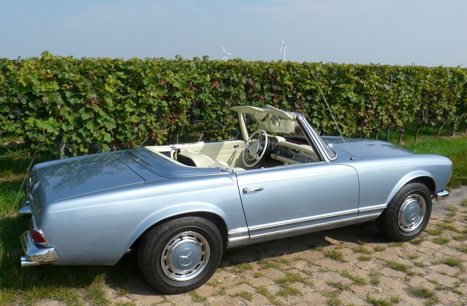 Mercedes-Benz SL 280 Pagode