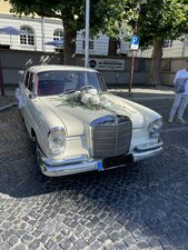 Mercedes-Benz 220 W111