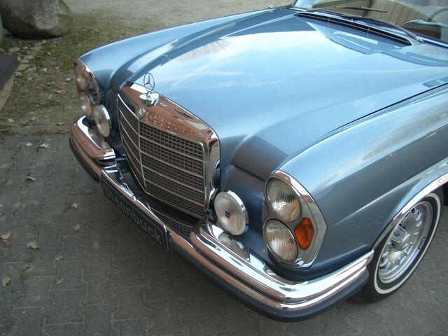 Mercedes-Benz 280 SE W111