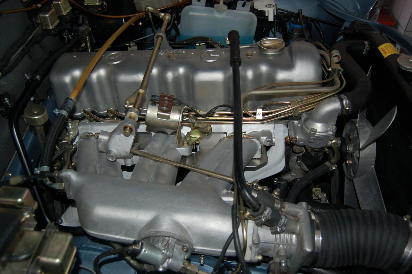 Mercedes-Benz 280 SE W111