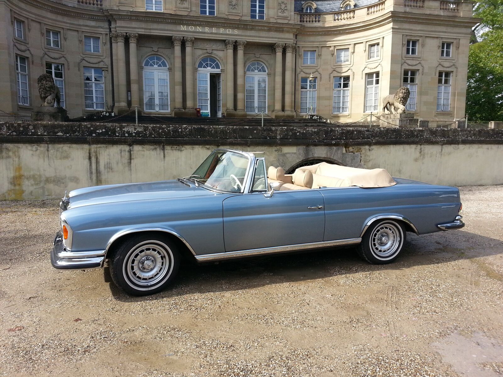Mercedes-Benz 280 SE W111