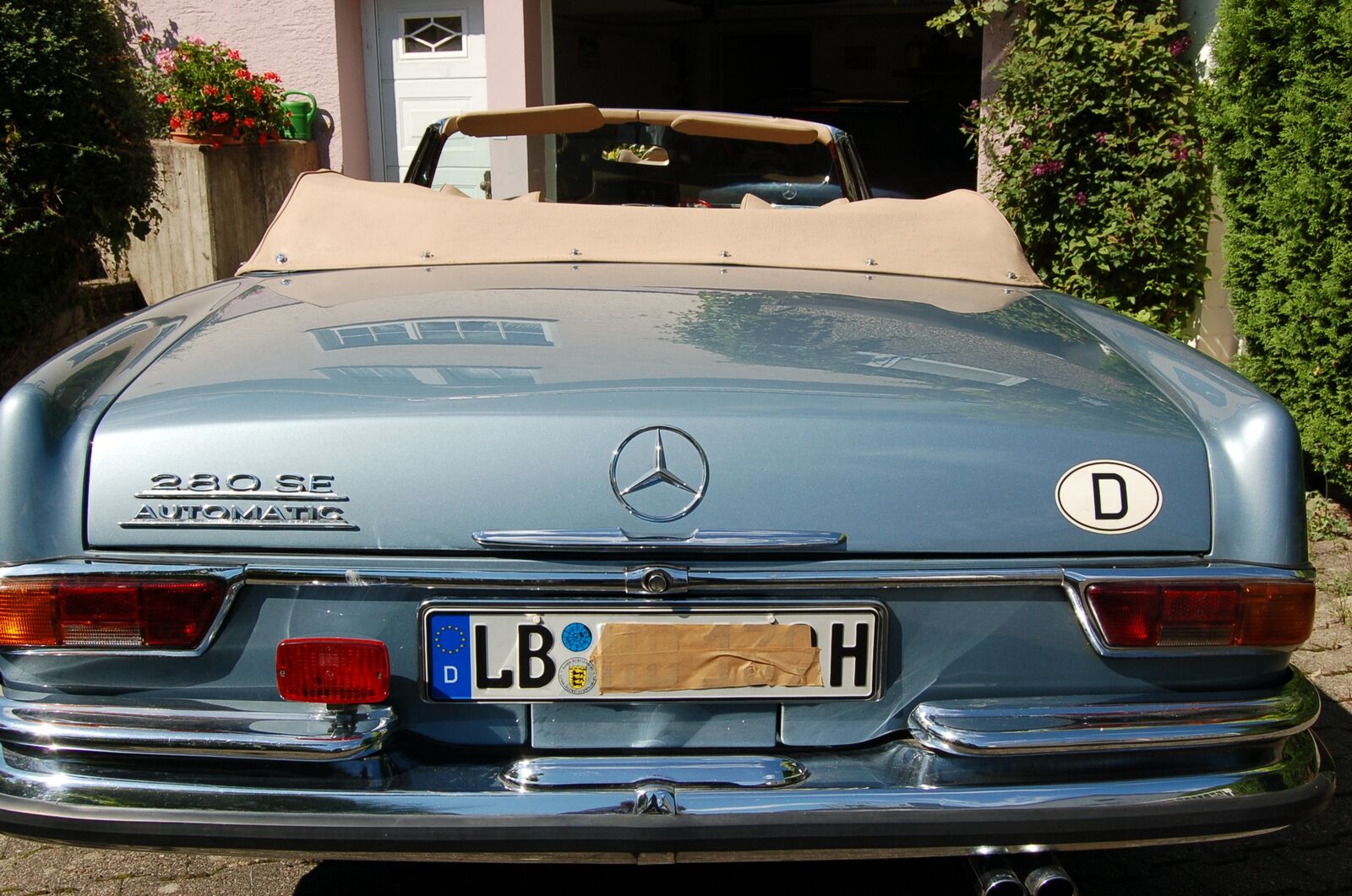 Mercedes-Benz 280 SE W111
