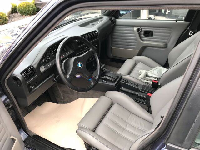 BMW 325 e30