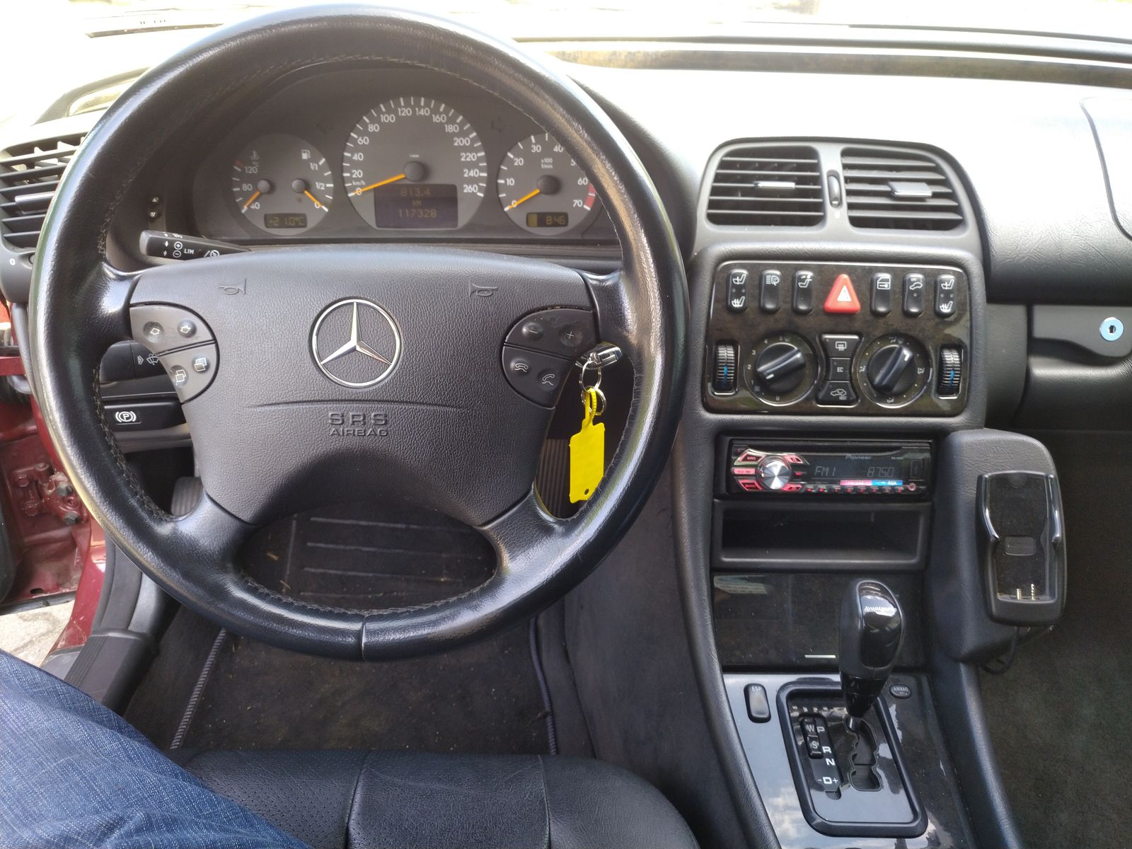 Mercedes-Benz CLK 320 W208
