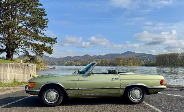 Mercedes-Benz 450 R 107
