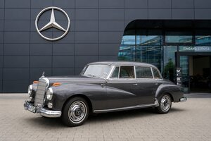Mercedes-Benz 300 W189
