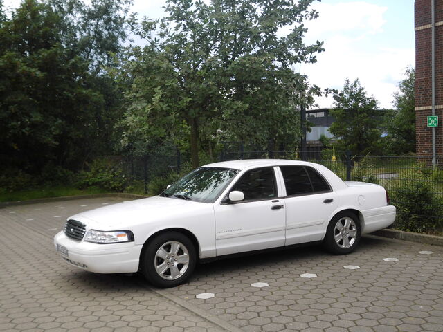 FORD Crown Victoria LX