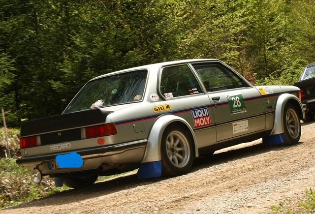 BMW 323 E21