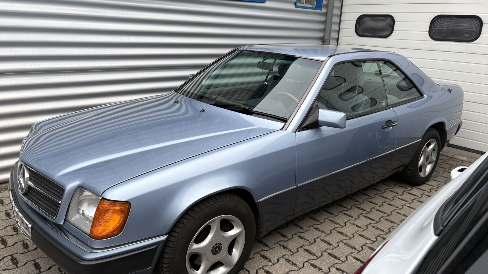 Mercedes-Benz CE 300 W124